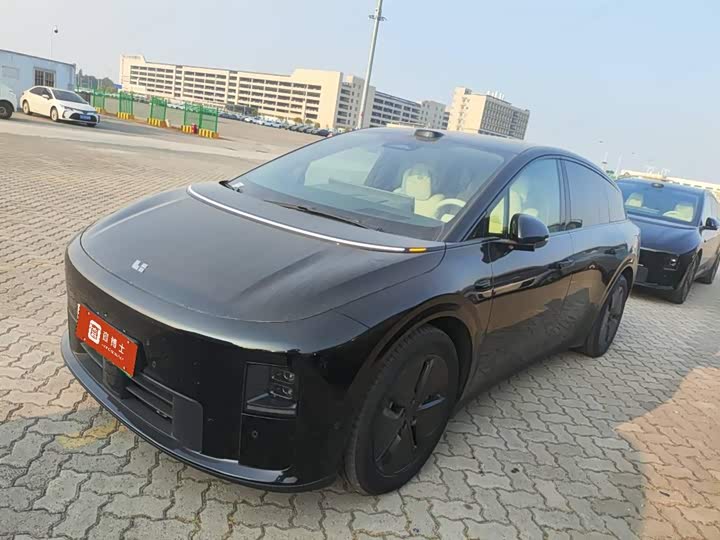 Фото 1 - LiXiang i6