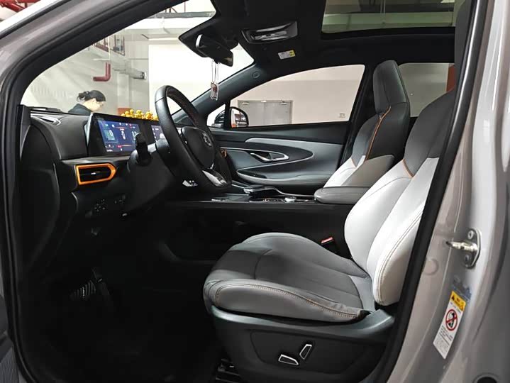 Photo 4 - Changan UNI-T