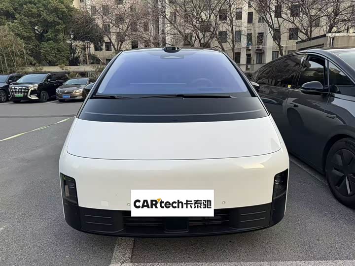 Фото 5 - LiXiang Mega