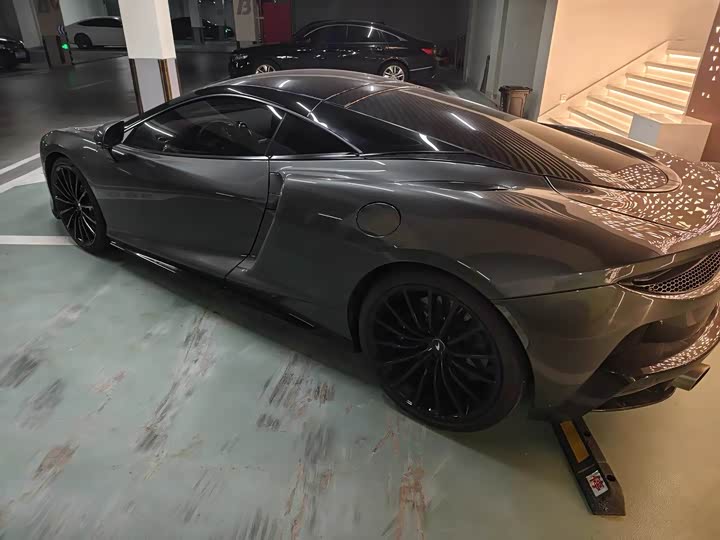 Фото 3 - McLaren GT