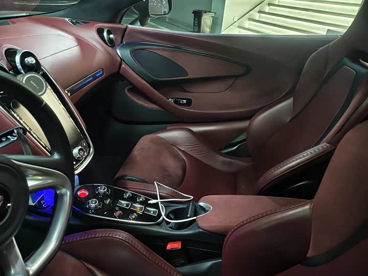 Фото 7 - McLaren GT