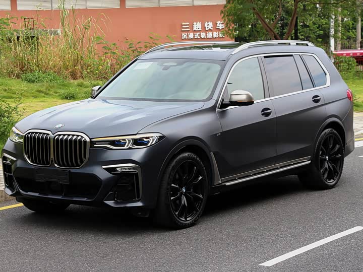 Photo 1 - BMW X7
