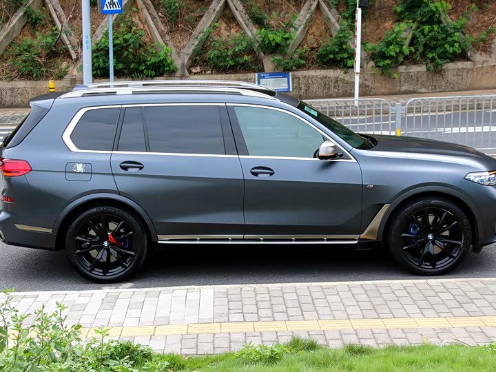 Photo 3 - BMW X7