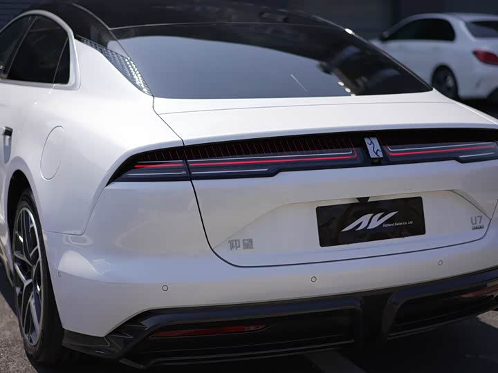 Фото 9 - BYD Yangwang U7