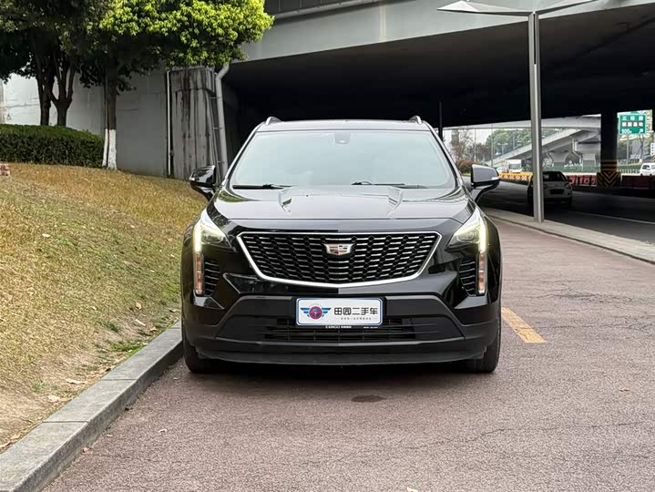 Фото 2 - Cadillac XT4
