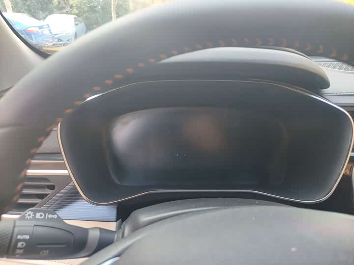 Фото 7 - Geely Atlas