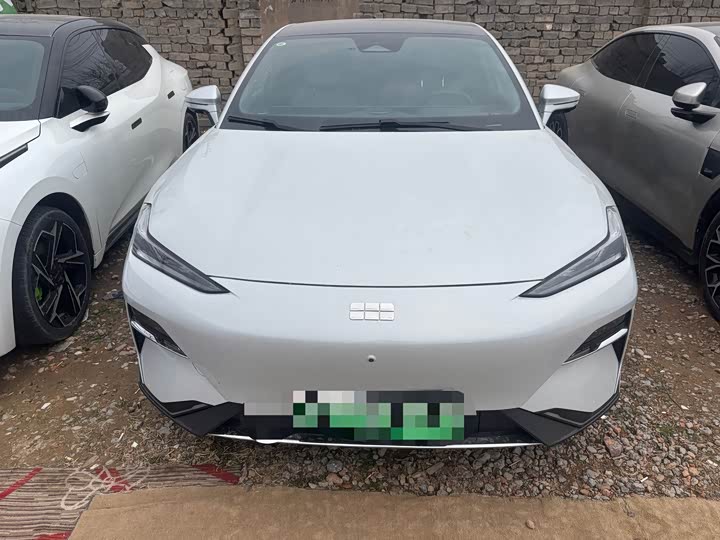 Фото 2 - Geely Galaxy E8