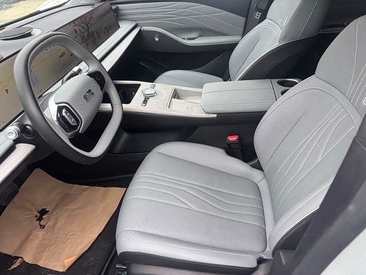 Фото 4 - Geely Galaxy E8