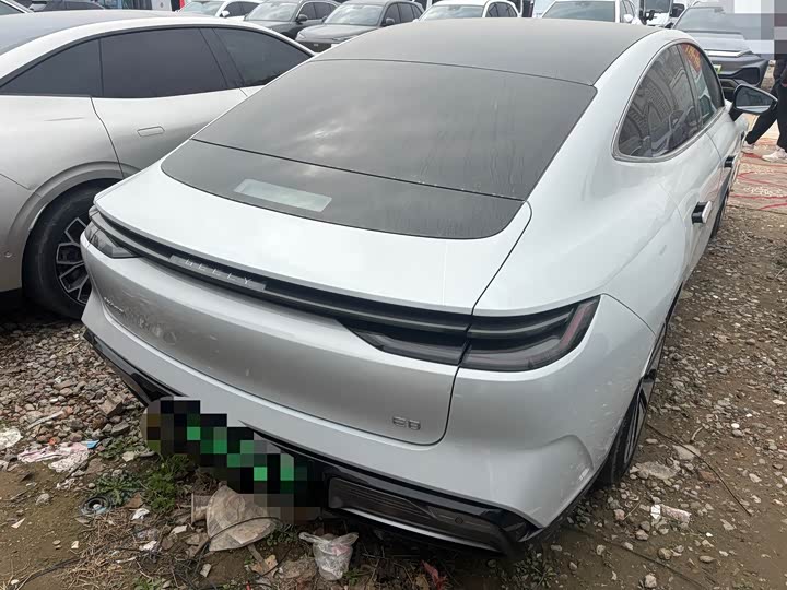 Фото 7 - Geely Galaxy E8