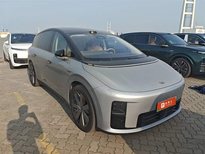 Фото 4 - LiXiang i8