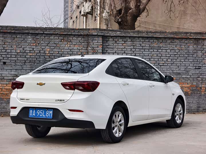 Фото 9 - Chevrolet Onix (Cavalier)