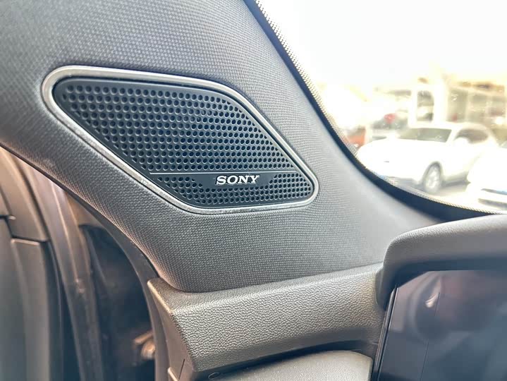 Фото 9 - Changan UNI-K