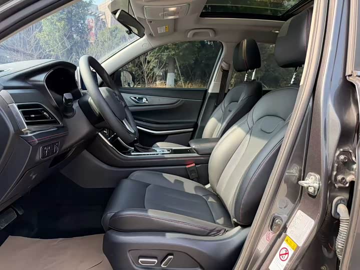 Фото 7 - Changan CS75