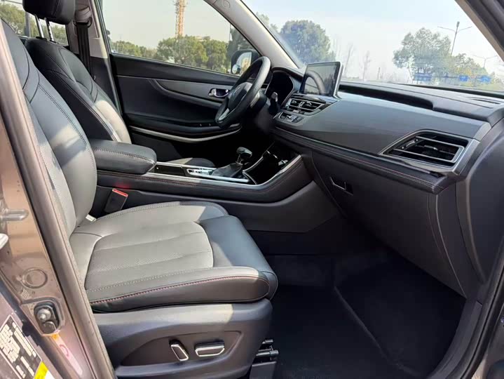 Фото 9 - Changan CS75