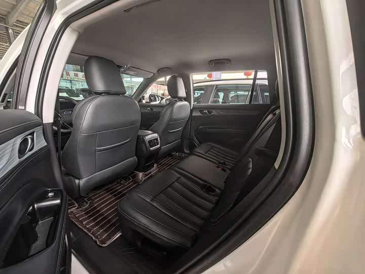 Фото 8 - Ford Equator