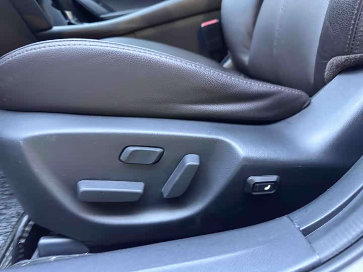 Photo 9 - Mazda CX-4