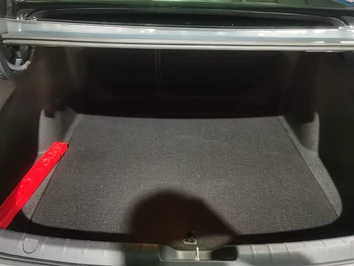 Фото 4 - Geely Preface