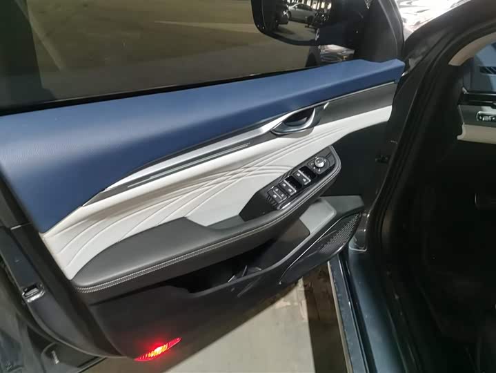 Фото 7 - Geely Preface