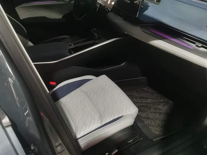 Фото 8 - Geely Preface