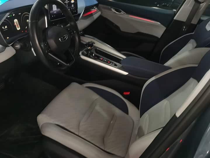 Фото 9 - Geely Preface