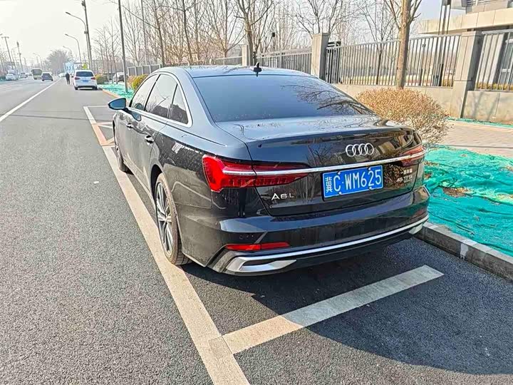 Фото 3 - Audi A6L