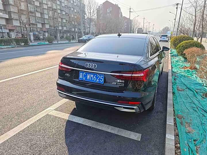 Фото 4 - Audi A6L