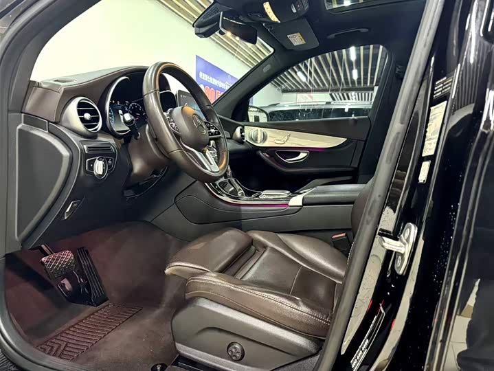 Photo 9 - Mercedes-Benz GLC-Class