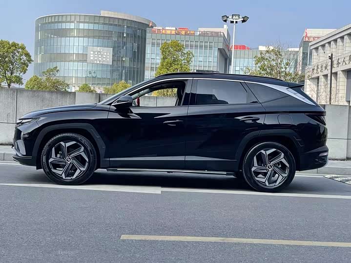 Фото 4 - Hyundai Tucson L