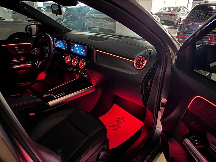 Фото 8 - Mercedes-Benz EQA