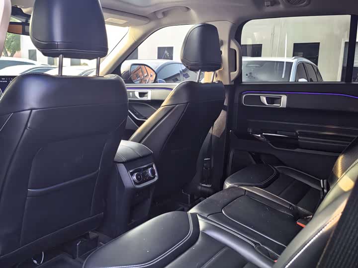 Фото 5 - Ford Explorer