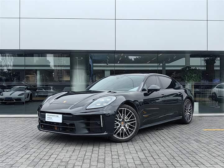 Фото 1 - Porsche Panamera