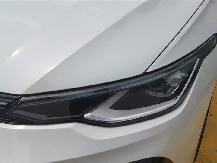 Photo 5 - Volkswagen Golf