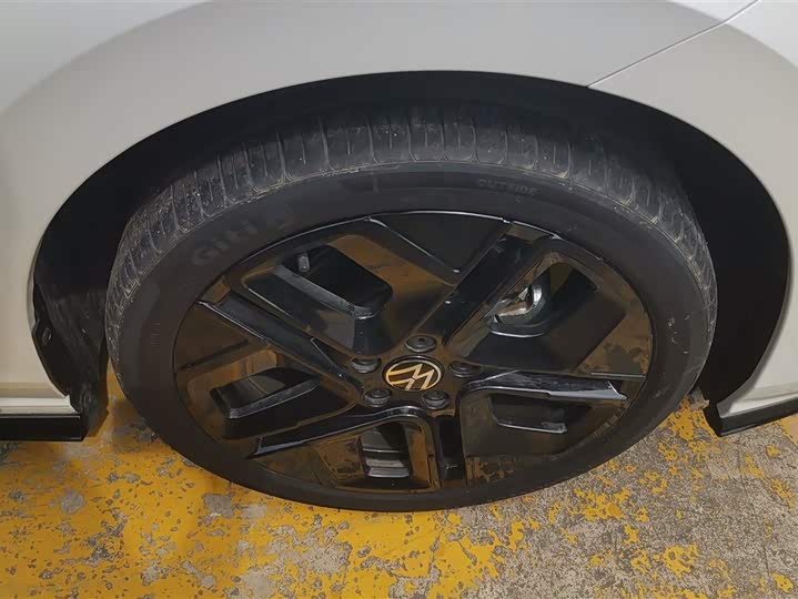 Photo 6 - Volkswagen Golf