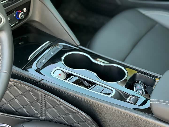 Фото 8 - Buick Regal