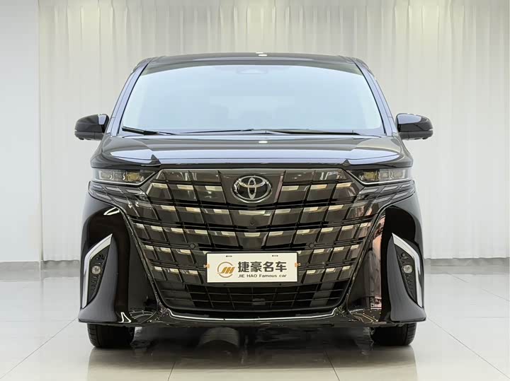 Photo 2 - Toyota Alphard