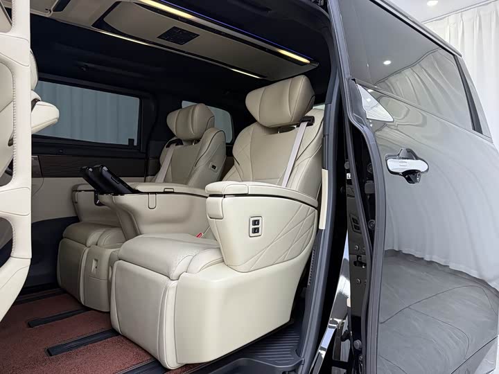 Photo 6 - Toyota Alphard