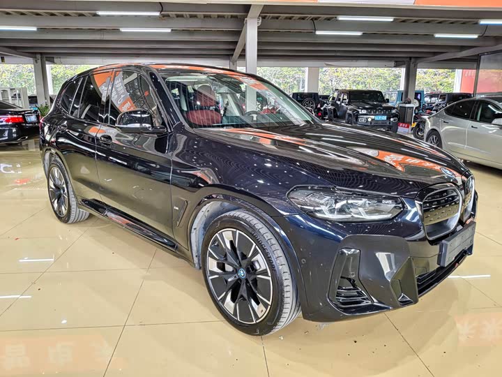 Photo 3 - BMW iX3