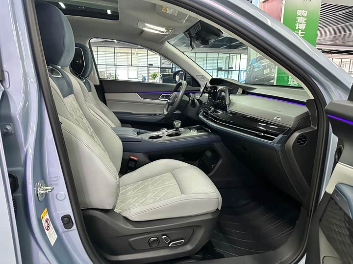 Фото 9 - Changan UNI-K Hybrid