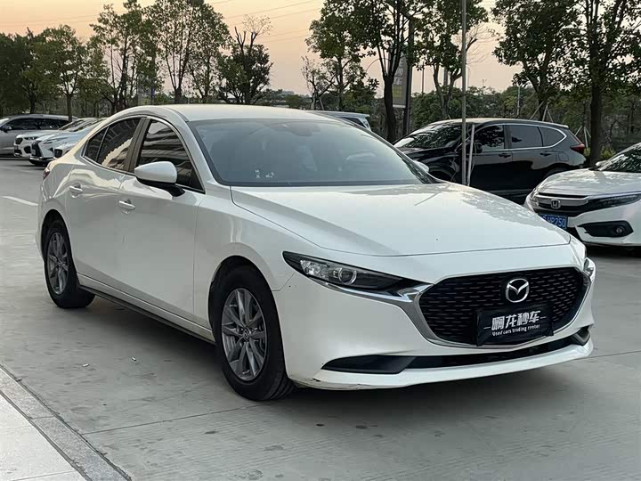 Photo 2 - Mazda 3 (Axela)