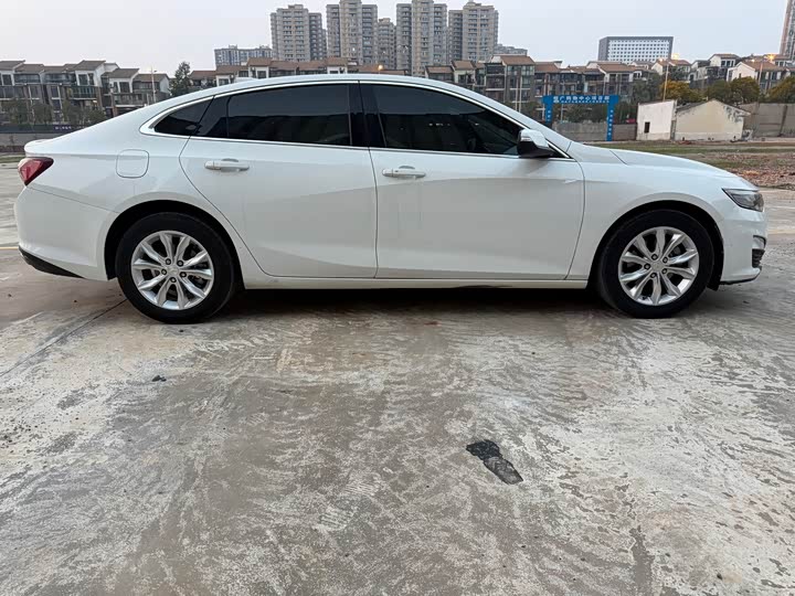 Фото 4 - Chevrolet Malibu XL