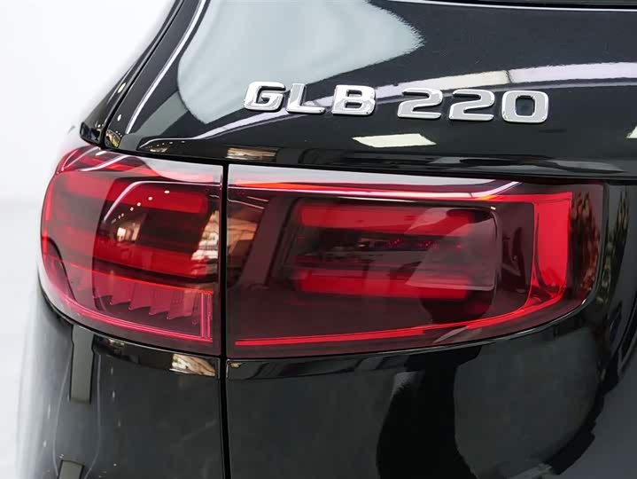 Фото 4 - Mercedes-Benz GLB-Class