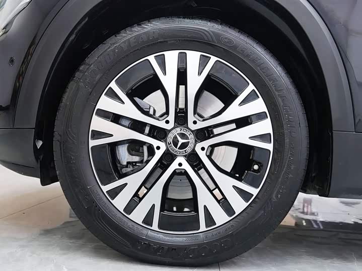 Фото 6 - Mercedes-Benz GLB-Class