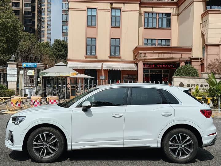 Фото 4 - Audi Q3