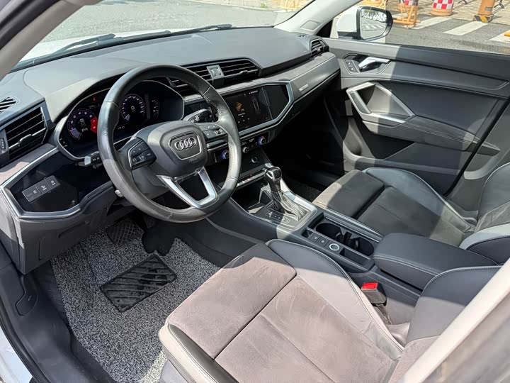 Фото 8 - Audi Q3