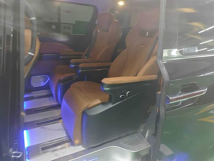 Photo 3 - Hongqi HQ9 Hybrid