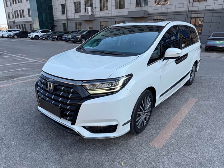 Фото 1 - Honda Elysion