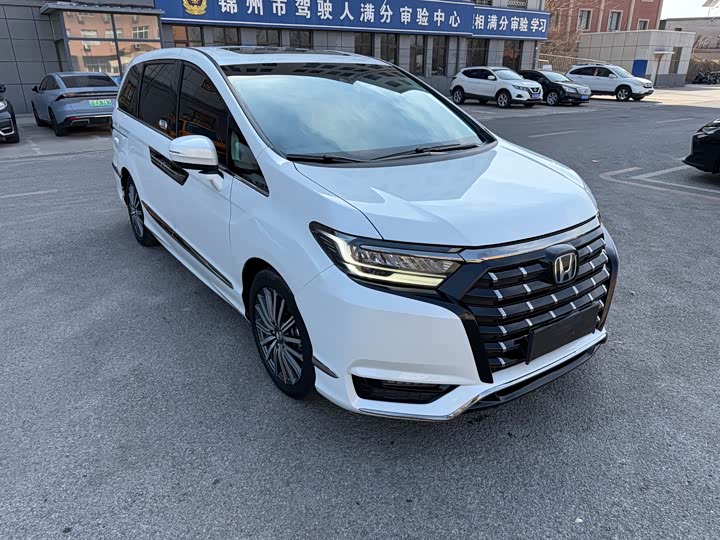 Фото 3 - Honda Elysion