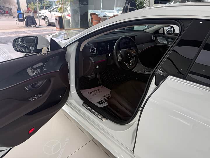 Photo 4 - Mercedes-Benz CLS-Class