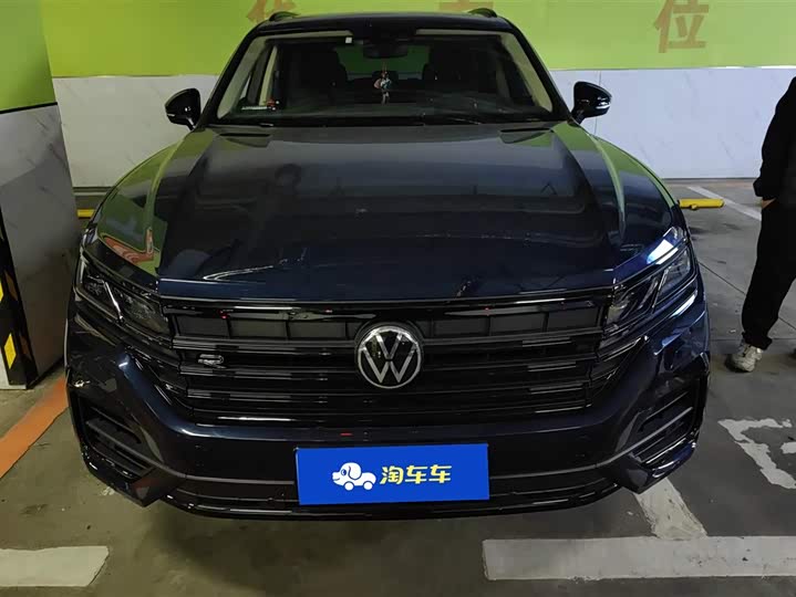 Фото 2 - Volkswagen Touareg