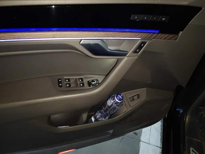 Фото 7 - Volkswagen Touareg